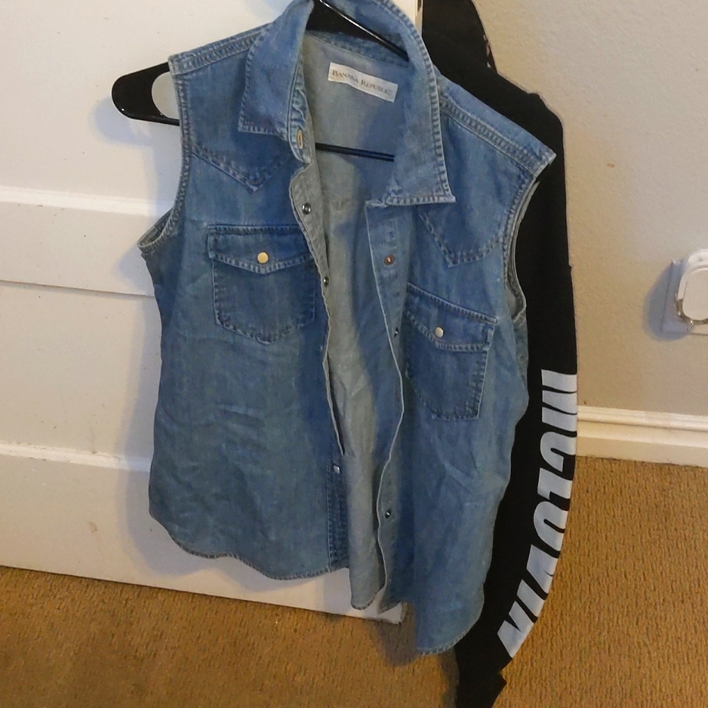 Banana Republic sleeveless jean jacket